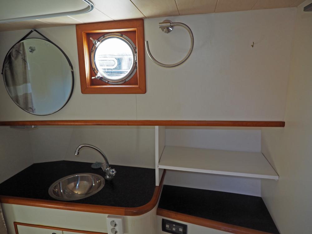 Cabin en avant, H&eacute;bergements